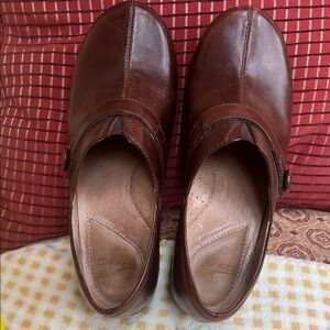 Women’s Dansko shoes